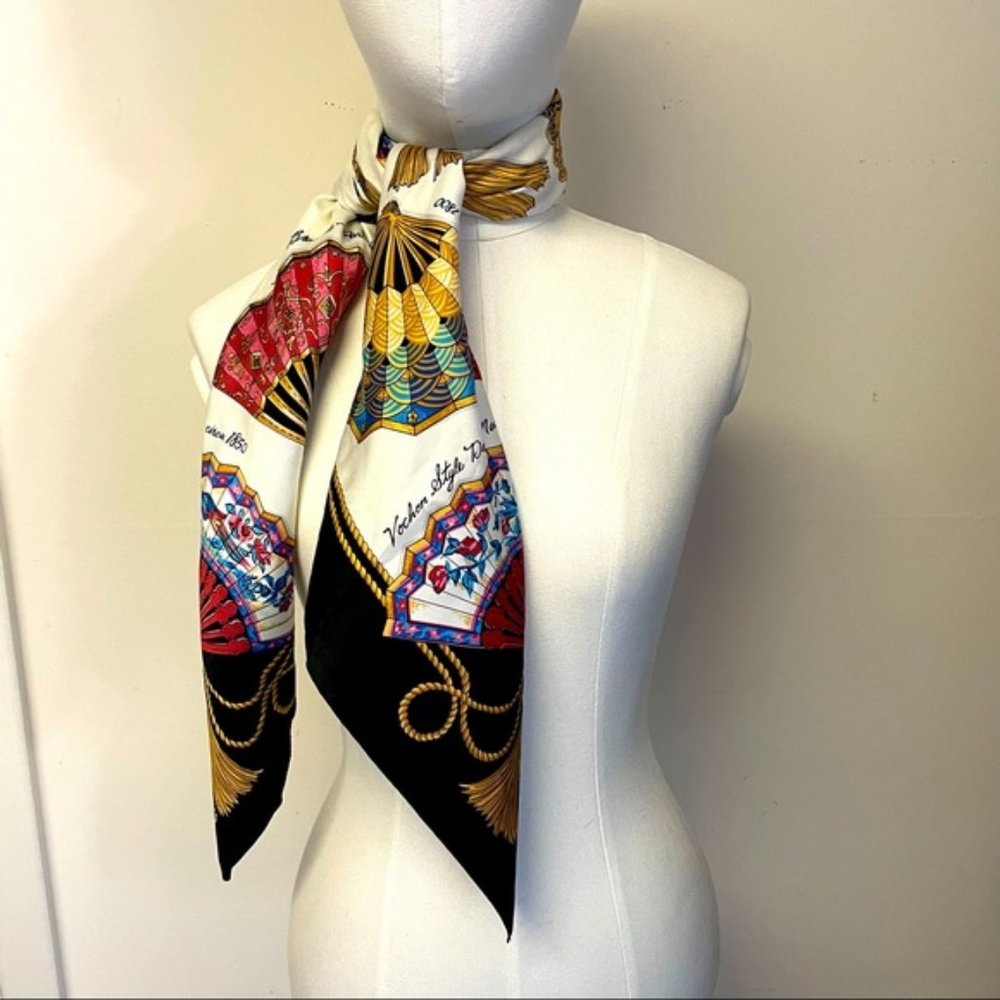 Avon Made in Italy Fan Scarf